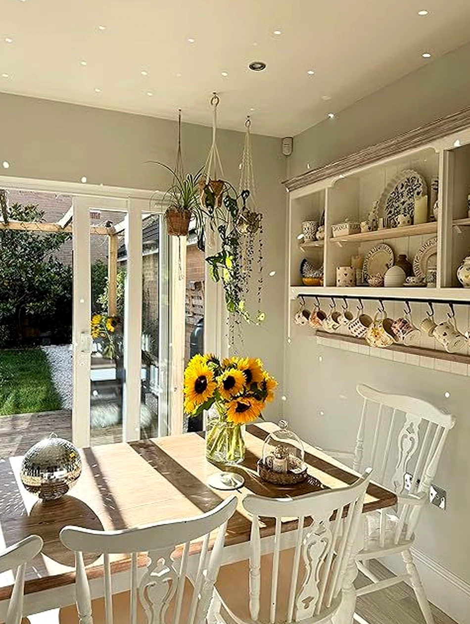 Fresh poolside setting adds a clear layer of charm, helping the design feel clear and inviting.