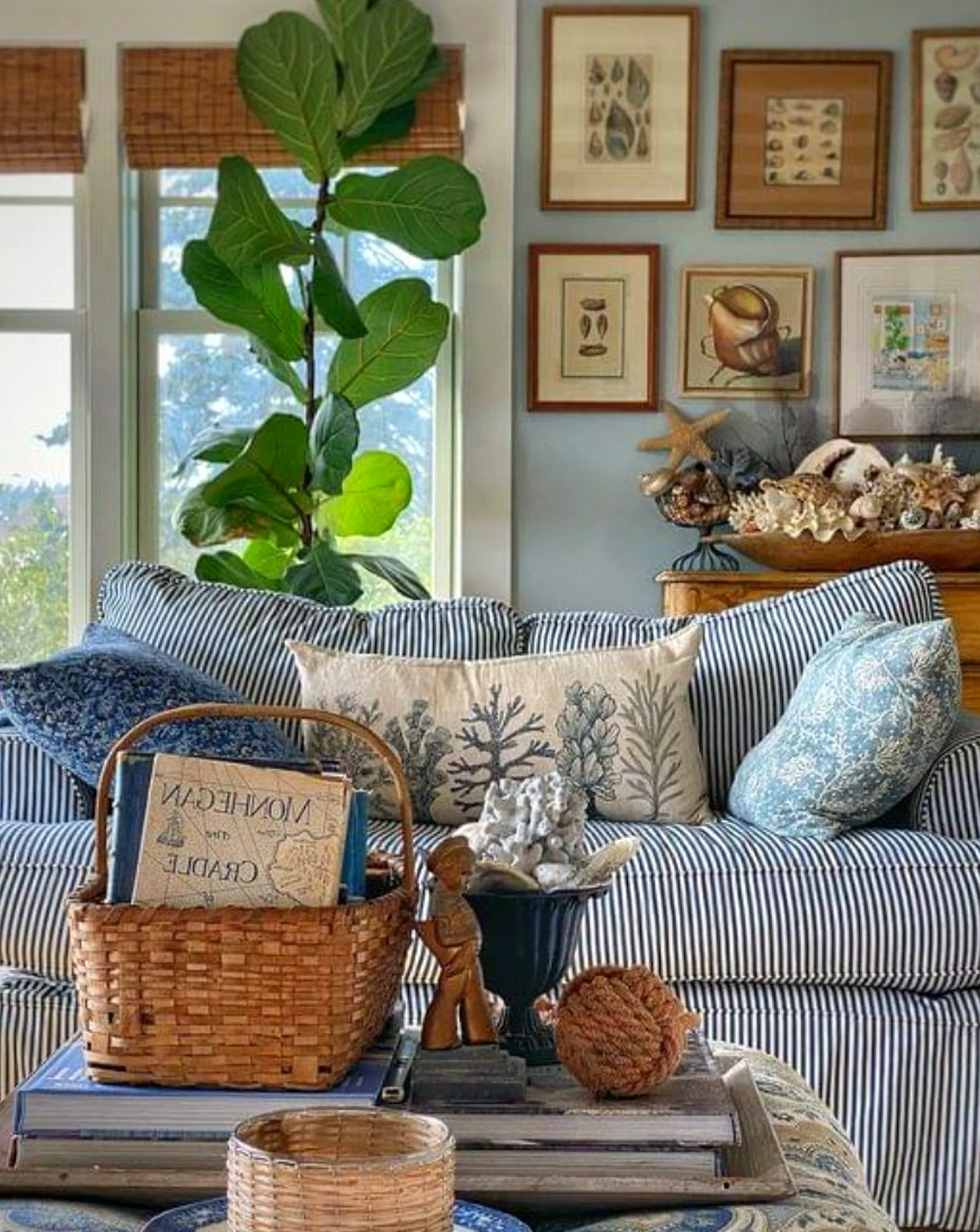Sculptural decorative mirror frames the design with softness, making the scene feel clear and inviting.