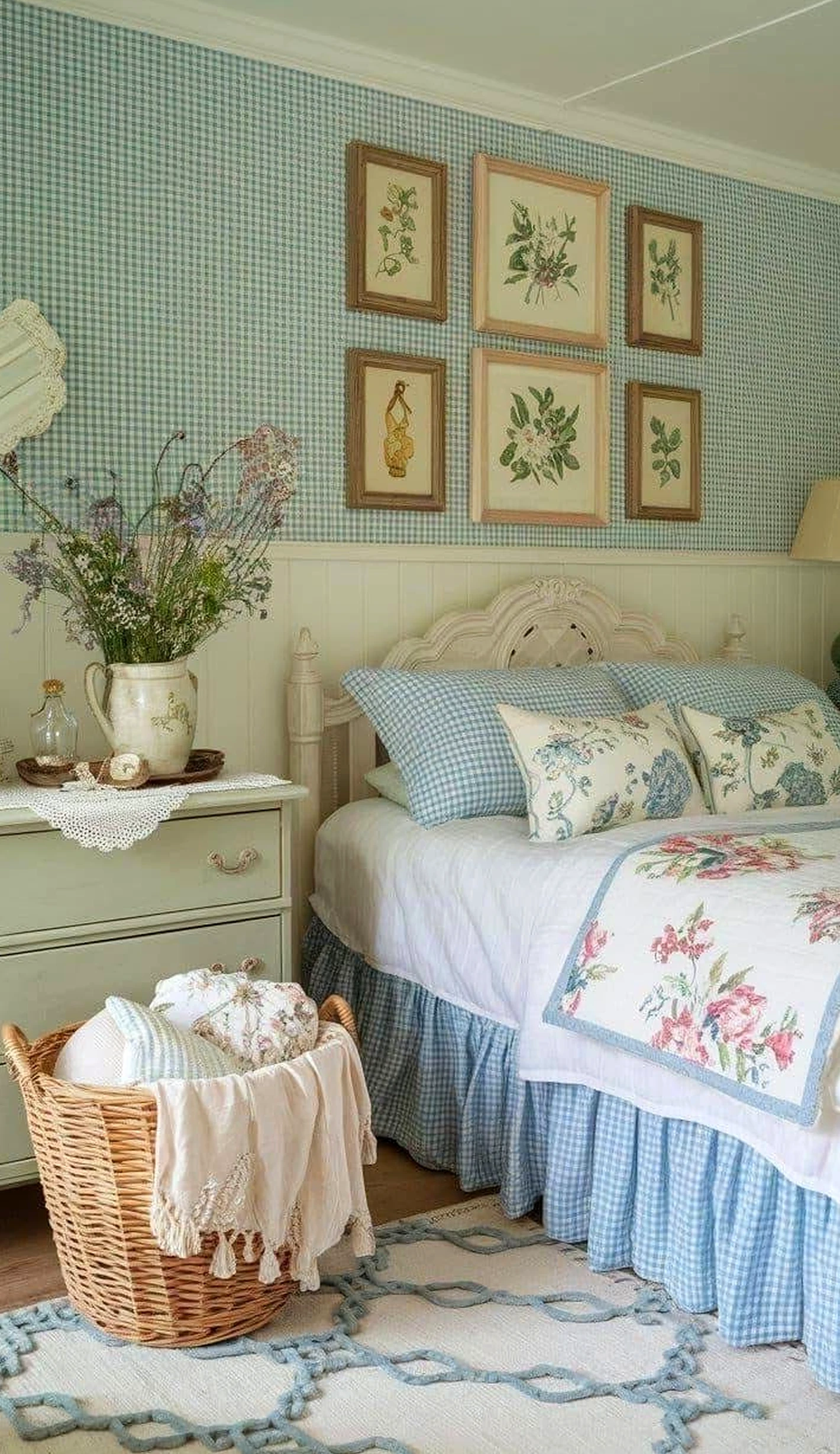 Earthy wall niche gives the room more texture, so the whole view feels ready for quiet use.