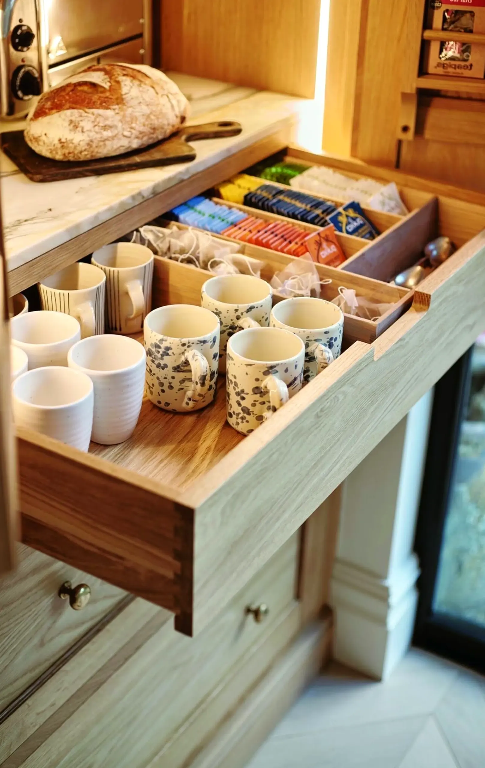 Inviting sunlit room adds detail across the table, giving the decor a finish that feels ready for quiet use.