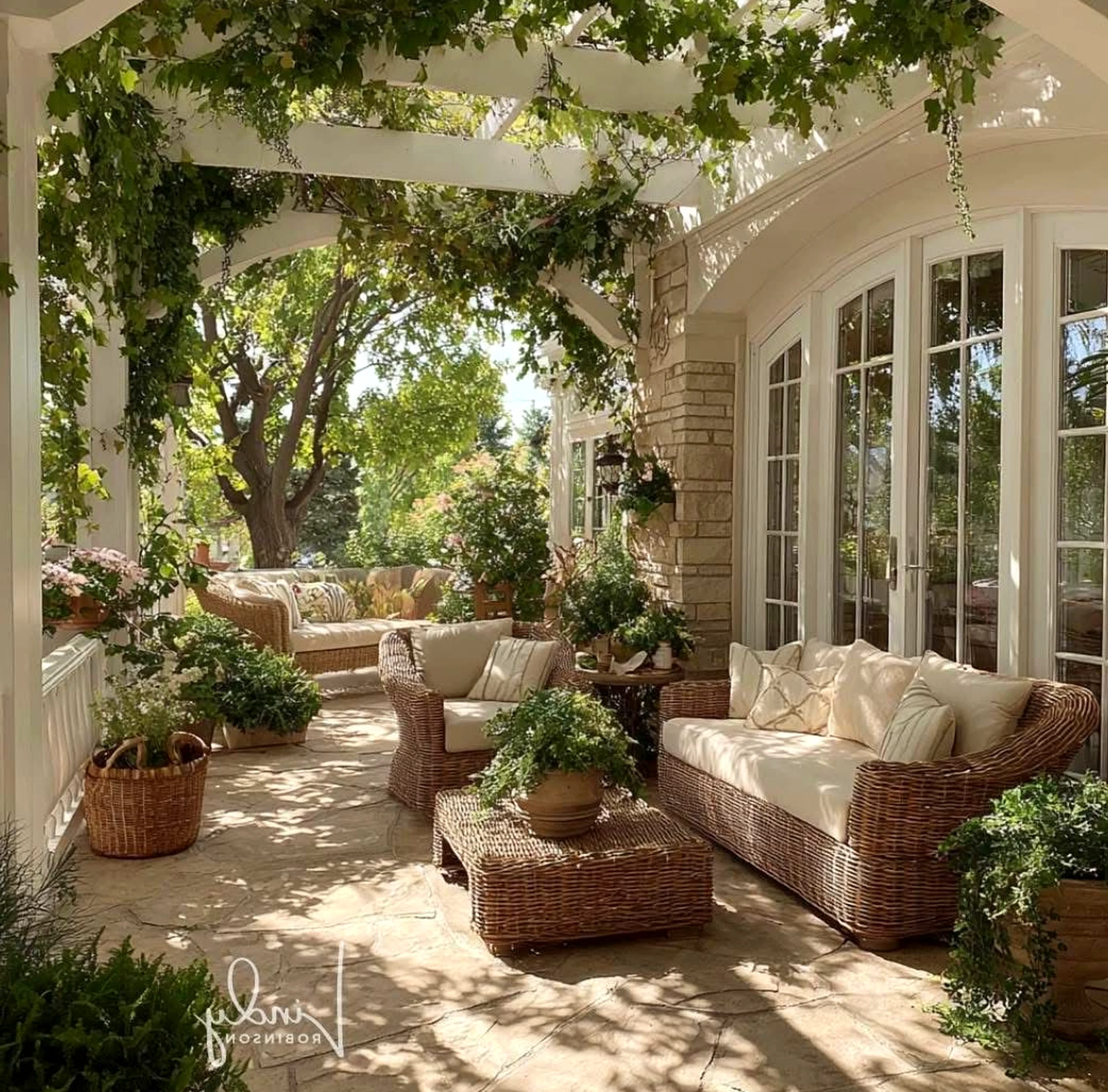 Natural outdoor lounge supports the outdoor space through detail, leaving the space feeling simple yet expressive.