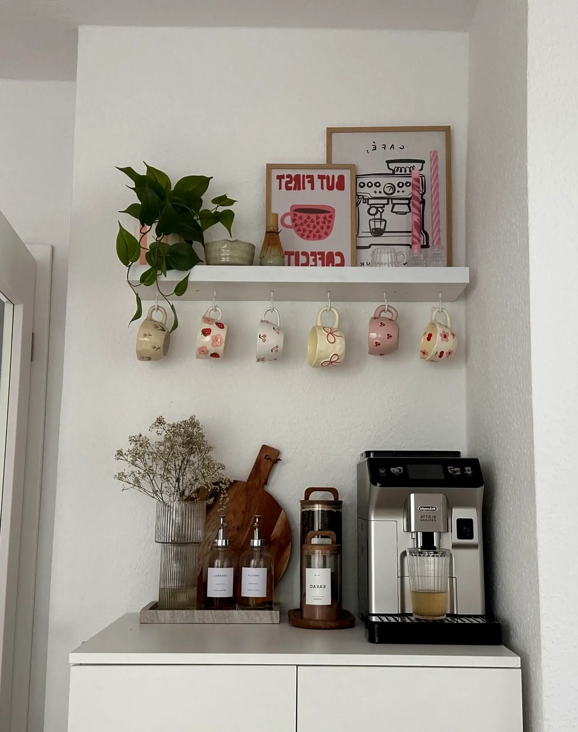 Balanced fireplace area gives the corner more freshness, so the whole view feels quietly finished.